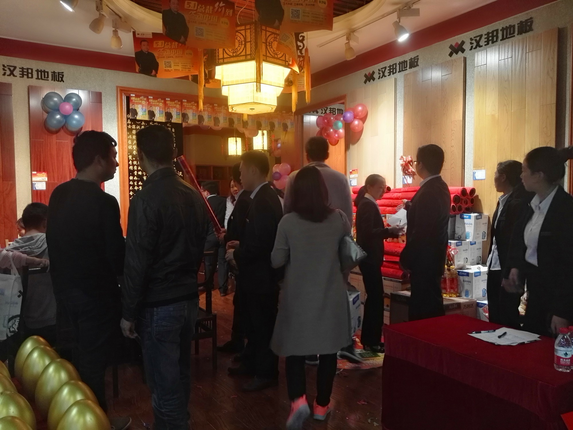 長(zhǎng)沙萬(wàn)家麗店顧客黃女士